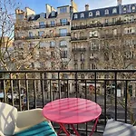 Appartement Petit Proche Metro Alesia