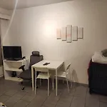 Appartement Petit Proche Metro Alesia