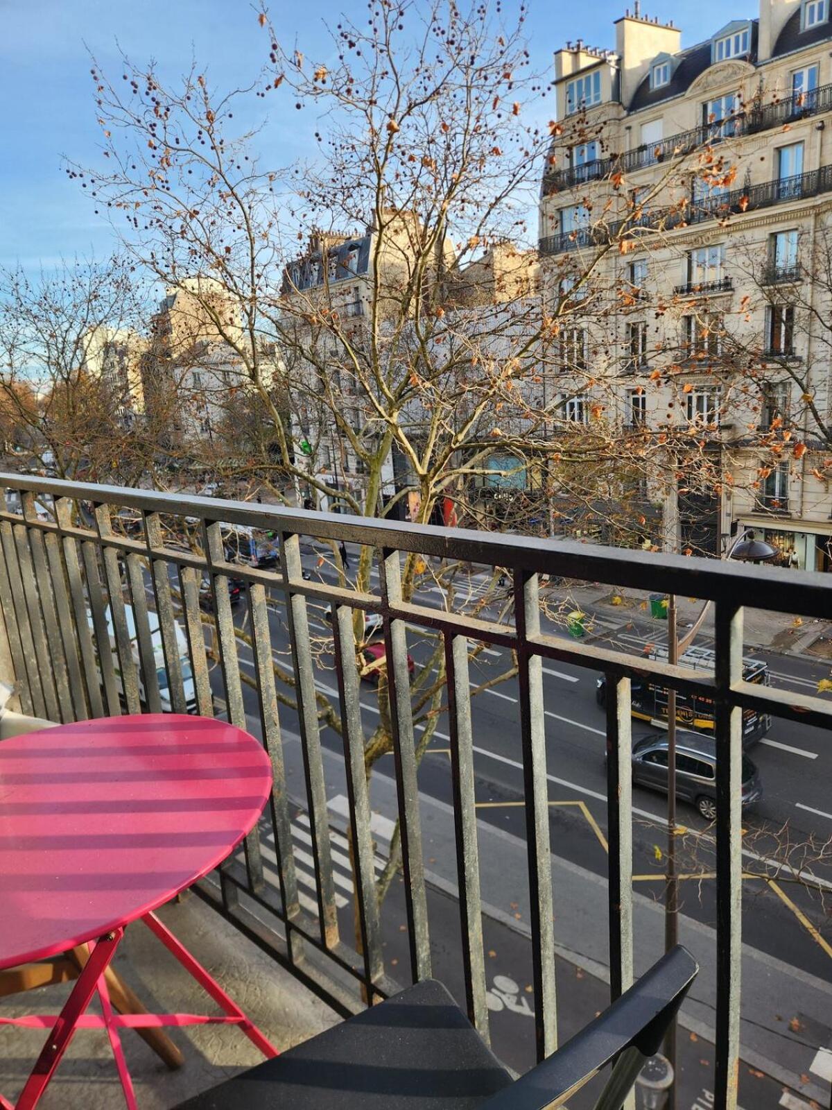 Petit Proche Metro Alesia Paris